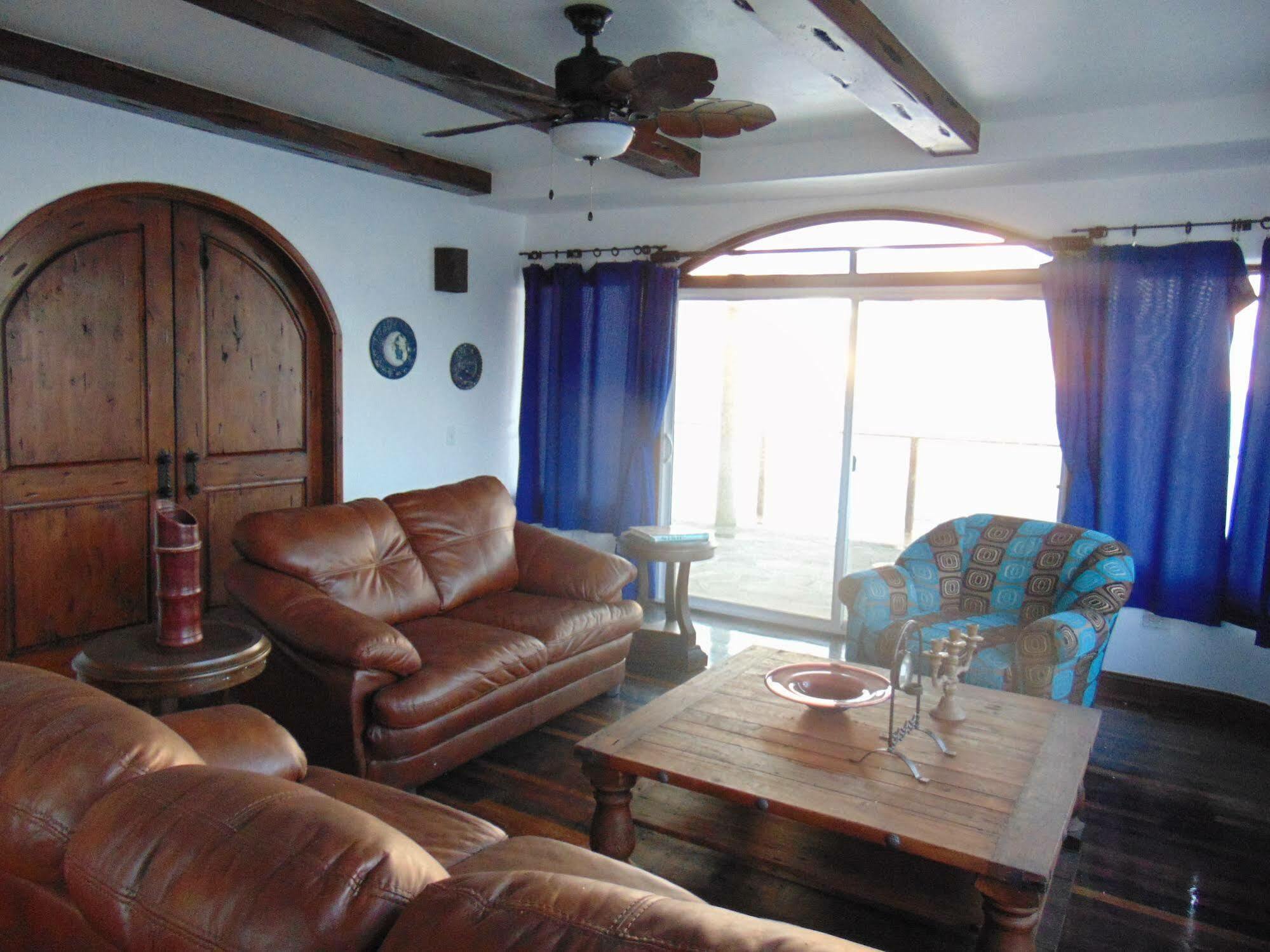 Hotel Casa Playa Baja à Primo Tapia Extérieur photo